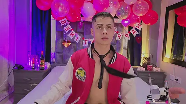 LeoMonnroe online show from February 12, 7:53 pm