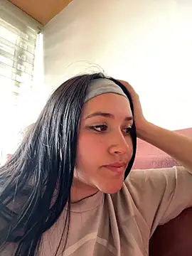 Veronica Wins  online show from February 16, 6:26 pm