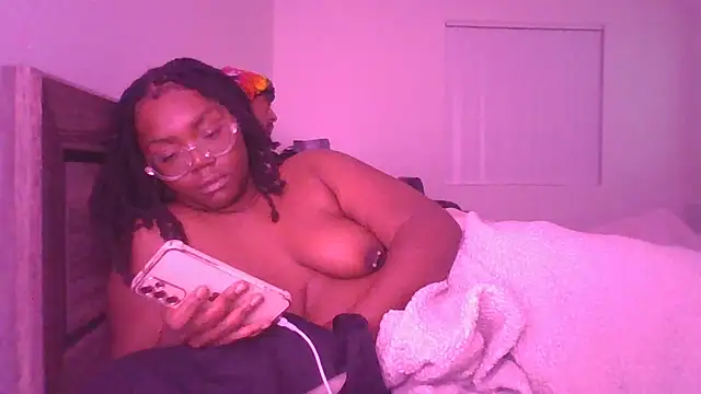 Snapshot of Kokohayes chatting on February 22, 6:46 am Kokohayes online show from February 22, 6:46 am