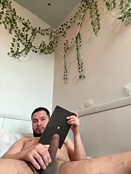 Snapshot of Ser02hot_latino chatting on March 3, 6:25 pm Ser02hot latino online show from March 3, 6:25 pm