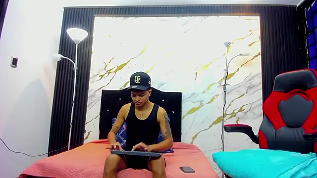 Snapshot of iaan_commerford chatting on January 15, 3:44 am iaan commerford online show from January 15, 3:44 am