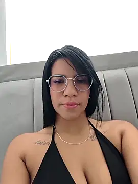 AntonelaVasquez online show from March 4, 1:39 pm