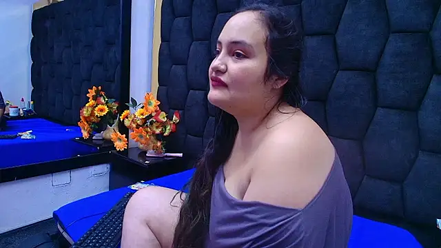 MiaRouss69 online show from January 13, 2:11 pm