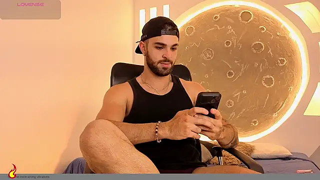 Snapshot of Apolo_lux1 chatting on July 8, 12:37 am Apolo lux1 online show from July 8, 12:37 am