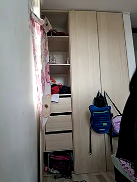 Snapshot of LunaRouuse_ chatting on June 18, 2:54 pm LunaRouuse online show from June 18, 2:54 pm