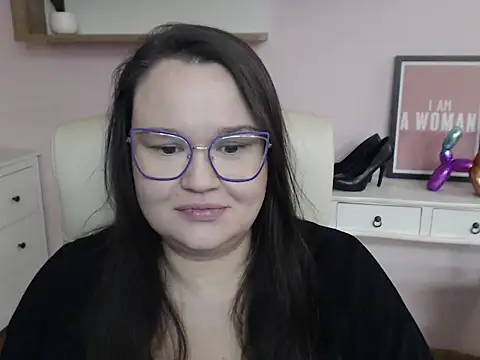 Snapshot of HollyDanceSoul chatting on January 13, 7:35 am HollyDanceSoul online show from January 13, 7:35 am