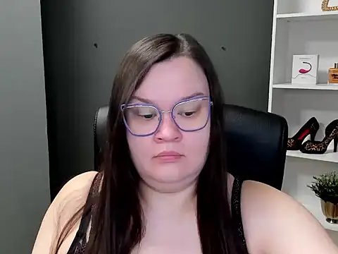 Snapshot of HollyDanceSoul chatting on February 21, 7:20 am HollyDanceSoul online show from February 21, 7:20 am