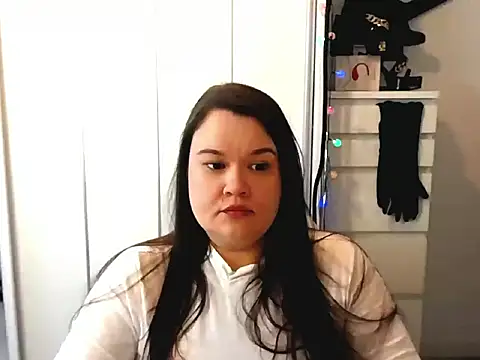 Snapshot of HollyDanceSoul chatting on February 24, 8:23 am HollyDanceSoul online show from February 24, 8:23 am