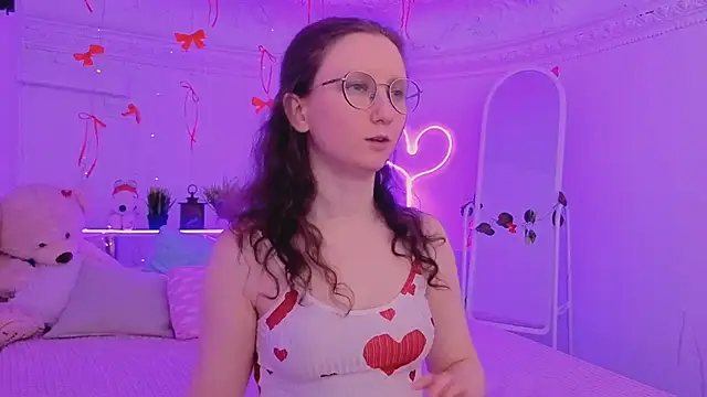 Snapshot of SunshineBlaze chatting on February 7, 5:33 am SunshineBlaze online show from February 7, 5:33 am