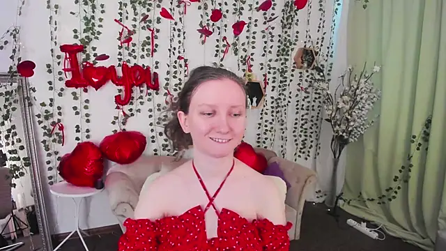 Snapshot of SunshineBlaze chatting on February 12, 1:28 pm SunshineBlaze online show from February 12, 1:28 pm