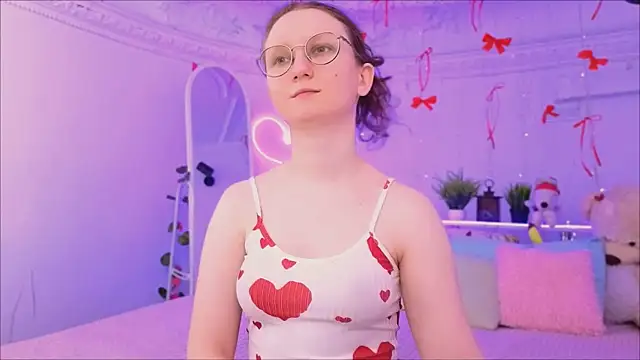 Snapshot of SunshineBlaze chatting on February 21, 5:30 am SunshineBlaze online show from February 21, 5:30 am