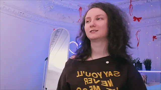 Snapshot of SunshineBlaze chatting on March 3, 1:28 pm SunshineBlaze online show from March 3, 1:28 pm