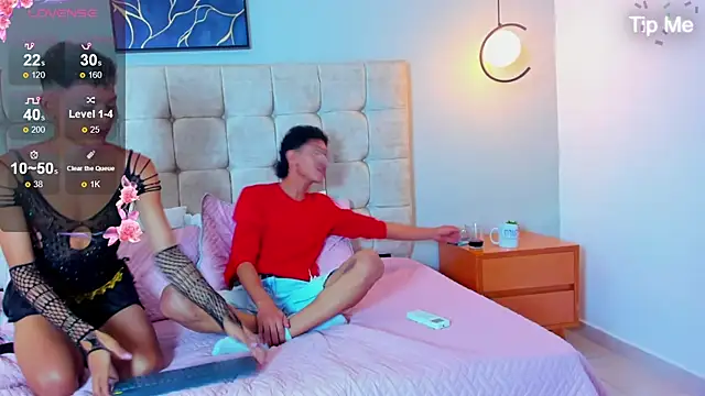 Snapshot of twink_royale18 chatting on January 12, 5:51 pm twink royale18 online show from January 12, 5:51 pm