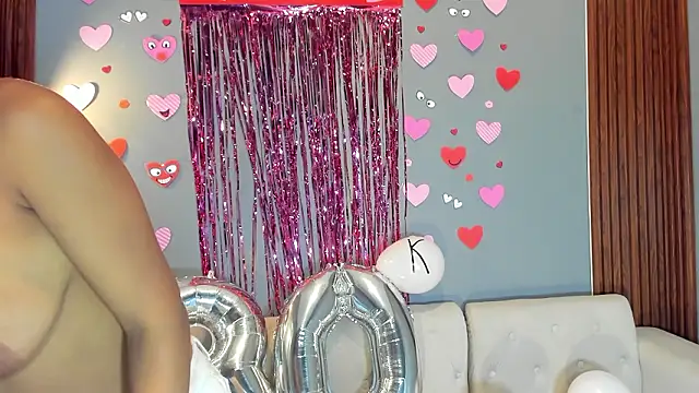 Snapshot of barbra_smith chatting on February 12, 7:53 pm barbra smith online show from February 12, 7:53 pm