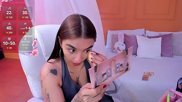 Abriil cutee online show from July 18, 2:21 pm