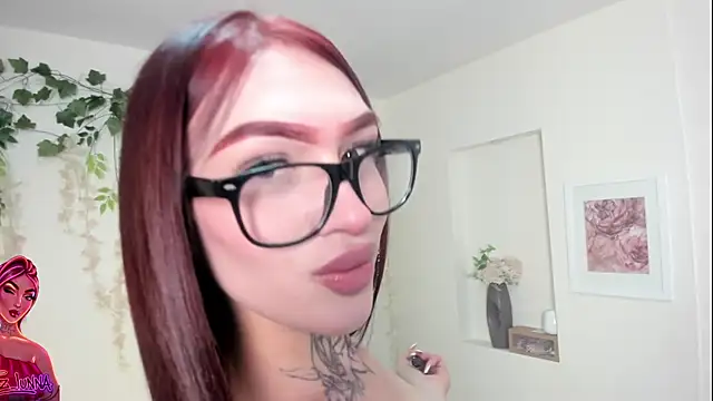 Snapshot of lizz_lunna chatting on July 14, 2:05 am lizz lunna online show from July 14, 2:05 am