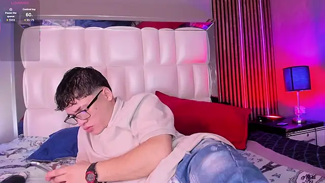 Roger And Ramona online show from February 5, 12:32 pm