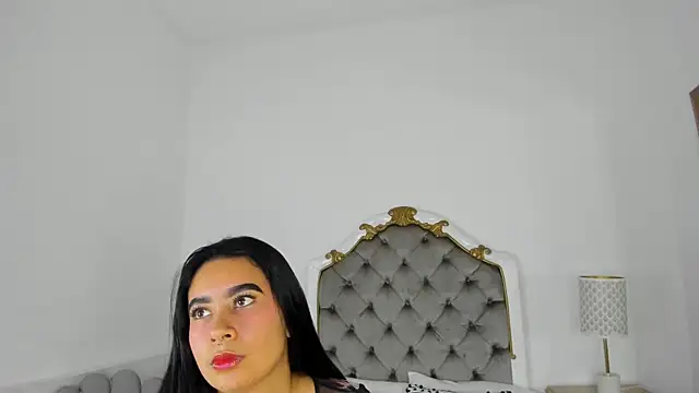 Snapshot of paulina_lux chatting on February 7, 2:21 pm paulina lux online show from February 7, 2:21 pm