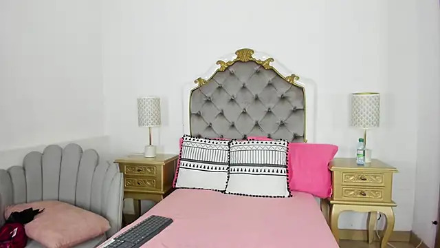 Snapshot of paulina_lux chatting on February 11, 8:03 pm paulina lux online show from February 11, 8:03 pm