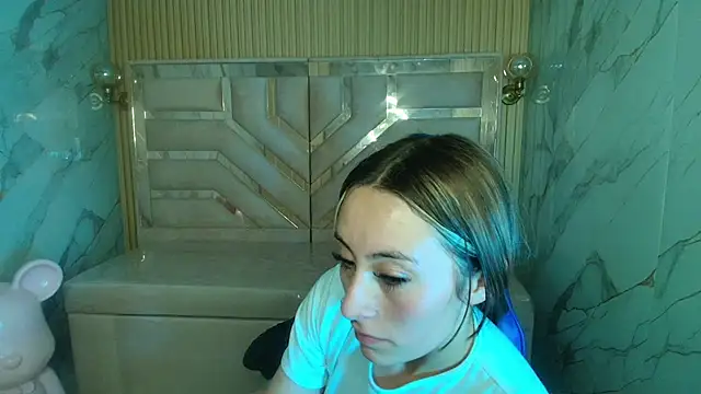 katalina r  online show from March 6, 8:22 am