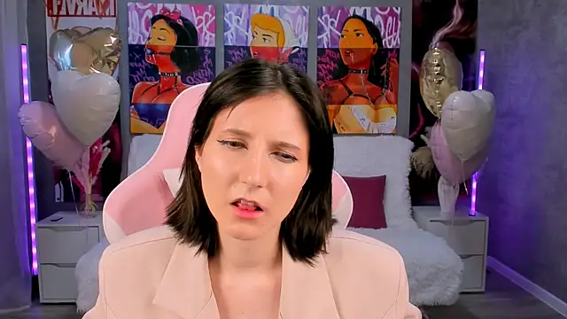 Snapshot of KikaOsterman chatting on February 14, 12:35 pm KikaOsterman online show from February 14, 12:35 pm