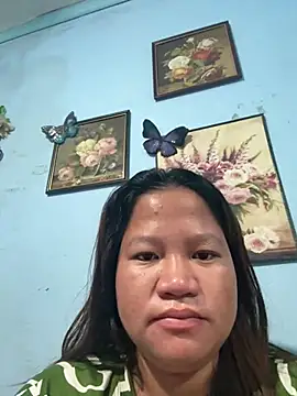 Snapshot of Hottie_Pussy chatting on June 3, 11:21 pm Hottie Pussy online show from June 3, 11:21 pm