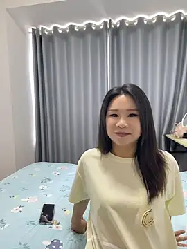 xiaoligirl online show from April 20, 7:33 am