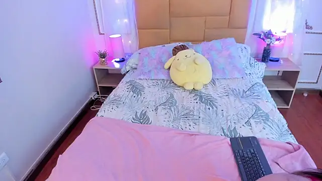 Jenifer James online show from February 12, 7:53 pm