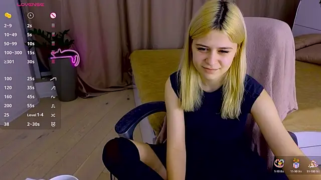 Snapshot of ApheliaStar chatting on February 4, 4:02 pm ApheliaStar online show from February 4, 4:02 pm