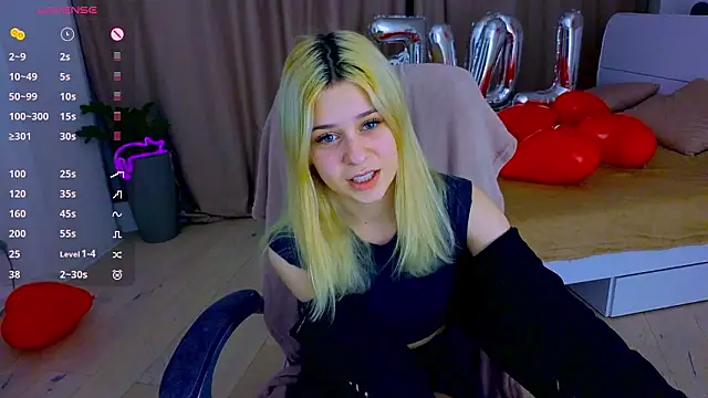 Snapshot of ApheliaStar chatting on February 7, 4:33 pm ApheliaStar online show from February 7, 4:33 pm