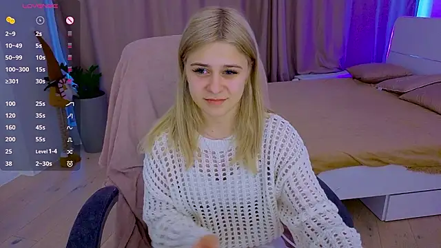 Snapshot of ApheliaStar chatting on March 3, 3:40 pm ApheliaStar online show from March 3, 3:40 pm