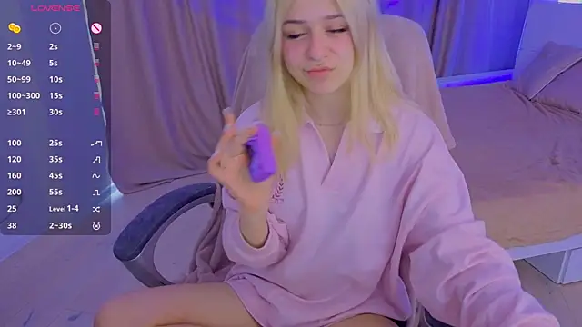 ApheliaStar online show from April 20, 2:31 pm