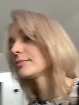 Snapshot of aka_Blonde chatting on January 12, 5:56 am aka Blonde online show from January 12, 5:56 am