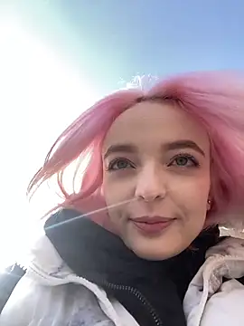 Snapshot of aka_Blonde chatting on March 1, 6:26 am aka Blonde online show from March 1, 6:26 am