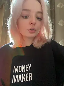 aka Blonde online show from March 27, 8:59 am