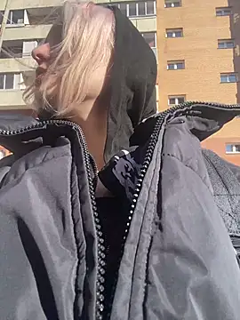 aka Blonde online show from March 30, 8:15 am