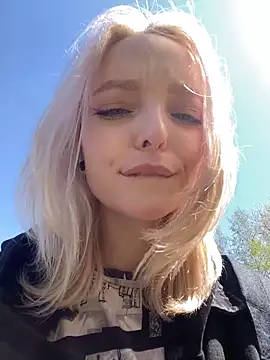 aka Blonde online show from May 16, 5:37 am