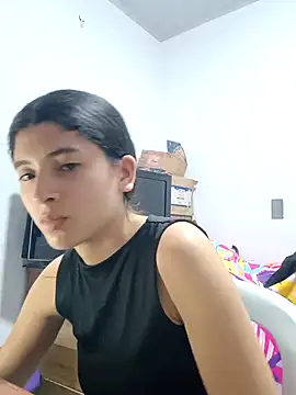 honeyhotgirl19 online show from February 22, 3:07 am