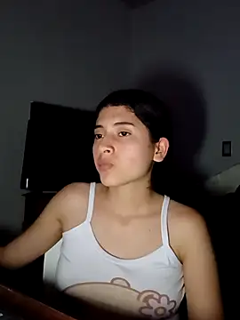 honeyhotgirl19 online show from March 1, 4:47 am