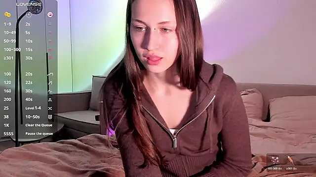 julie qwerty online show from March 16, 4:44 pm