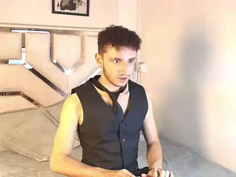 Curlystartt online show from January 12, 1:49 pm