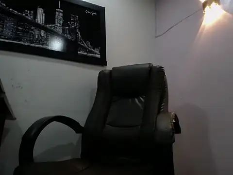 Oswalldo   online show from February 14, 11:18 am