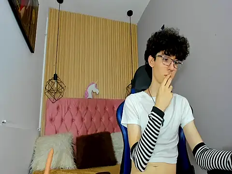 Syriussz online show from February 9, 7:29 pm