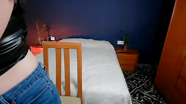 Alice Dan online show from February 5, 4:44 pm