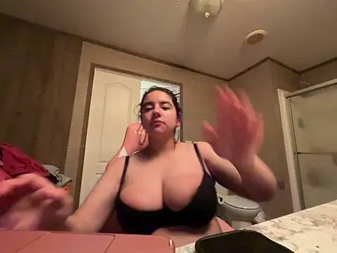 RoxyFoxy2026 online show from January 14, 4:40 am