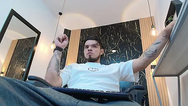 Enzo Turner online show from January 13, 3:23 am