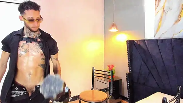 axel valtier online show from January 13, 3:45 am