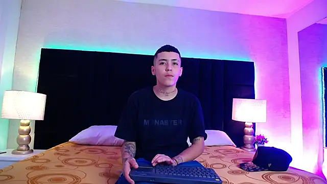 Raven Cox online show from January 13, 4:51 am