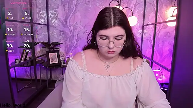 Snapshot of Siena_aa chatting on February 24, 1:53 pm Siena aa online show from February 24, 1:53 pm