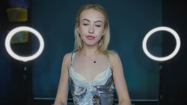 Moon Silk online show from January 13, 7:24 am